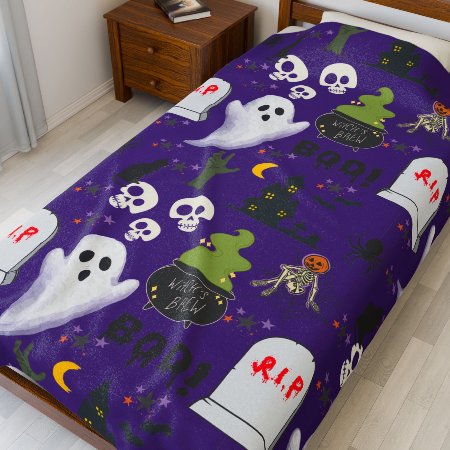 Dark Purple Halloween Velveteen Plush Blanket, Cozy Throw, Spooky Decor, Warm Blanket, Ghost & Skull Design, Fall Home Decor